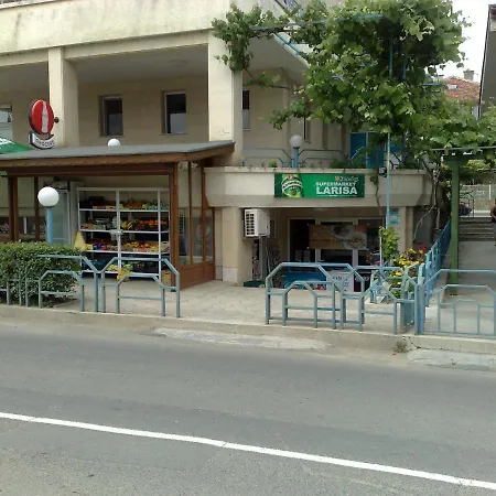 Hotel Larisa 2 3*